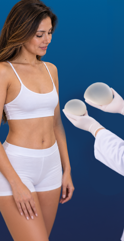 Paciente durante la orientación para una mamoplastia de aumento